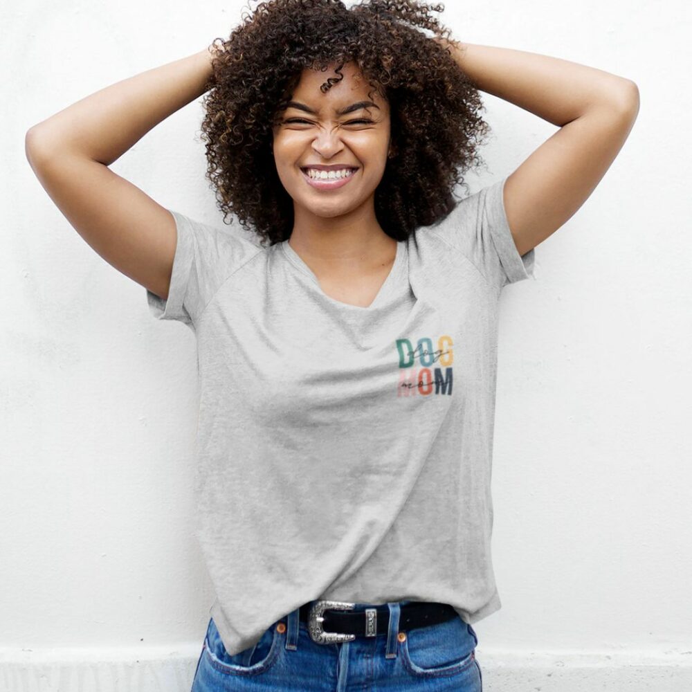 Dog Mom Pocket Colours T-shirt